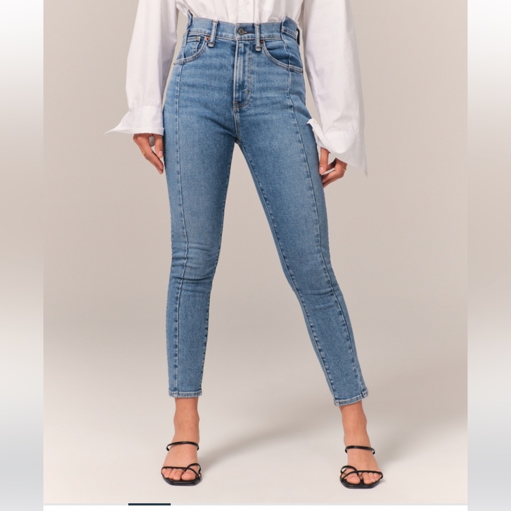 Abercrombie and fitch ankle length skinny jeans size 24